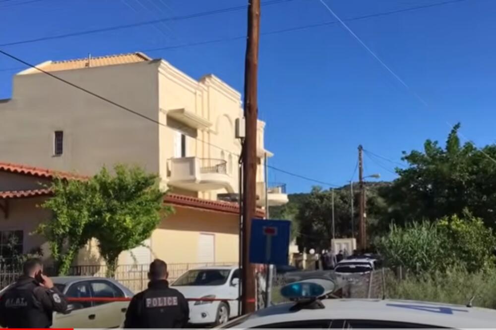 RANJENE ČETIRI OSOBE U ATINI! Muškarac je nožem napadao prolaznike ispred prodavnice!