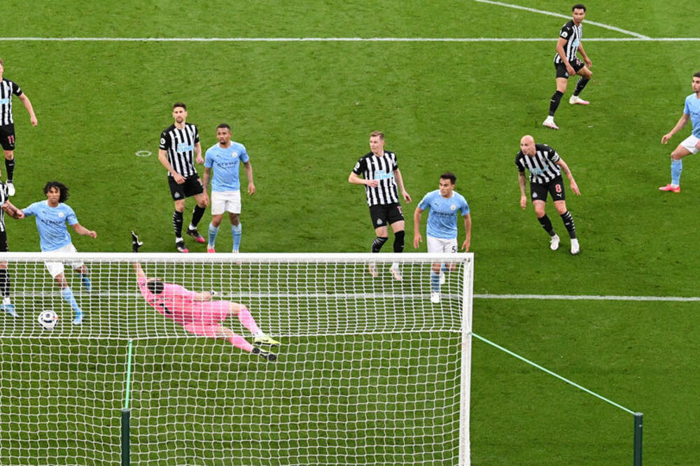 FESTIVAL PREOKRETA I SEDAM GOLOVA NA SENT DŽEJMS PARKU! Novi šampion je uspeo da izađe kao pobednik