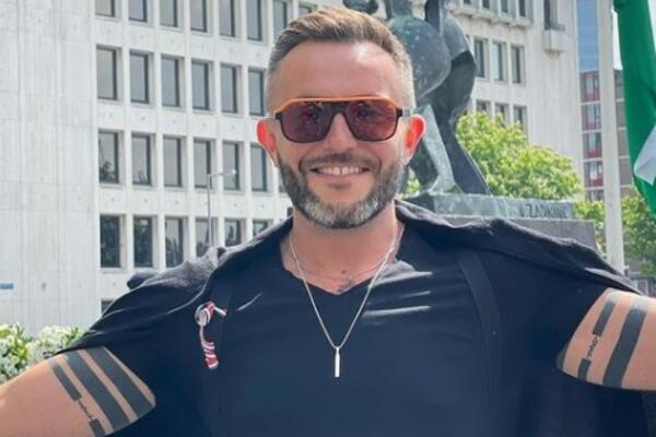 ŠOK, POPULARNI PEVAČ PRIZNAO DA JE GEJ, SVE GORI! Srušio je sve ZIDOVE i otkrio TAJNE