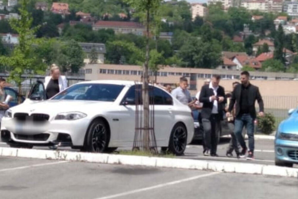 DEMANTOVALA DA STAJE NA LUDI KAMEN PA SE U TAJNOSTI UDALA:Rođak potvrdio da je Luna izgovorila sudbonosno DA Marku!