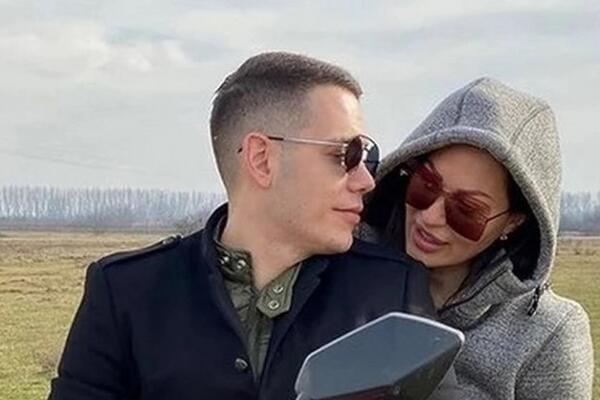 ISPLIVALE PRIVATNE FOTKE CECE I BOGDANA SA PROSLAVE NJEGOVOG ROĐENDANA: Ne odvajaju se, a Bogdana top sređena!