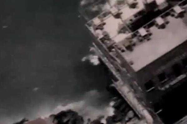 IZRAEL NIŠANIO PODMORNICU HAMASA! Objavljen je snimak sa mora, pogođena grupa pripadnika vojske! (VIDEO)