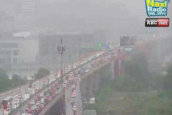 HAOS U BEOGRADU POSLE JAKOG PLJUSKA! Nesreća paralisala saobraćaj kod Trošarine