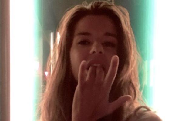 DANIJELA ŠTAJNFELD UHVAĆENA U ŠOKANTNOM IZDANJU: Njeno telo dostiglo VRHUNAC, izgleda previše IZAZOVNO! (FOTO)