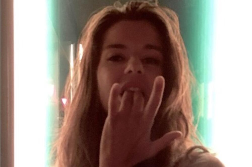 DANIJELA ŠTAJNFELD UHVAĆENA U ŠOKANTNOM IZDANJU: Njeno telo dostiglo VRHUNAC, izgleda previše IZAZOVNO! (FOTO)