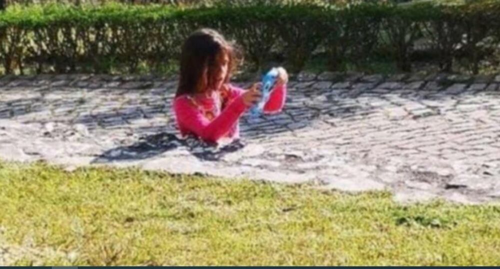 Zagonetka, Mozgalica, Telo devojčice