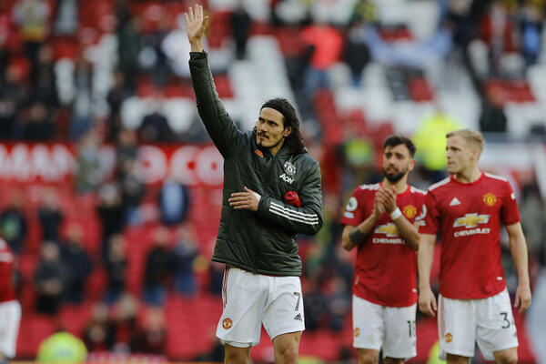 KAVANI SE SELI KOD GATUZA! Španski klub dobija iskusnog napadača