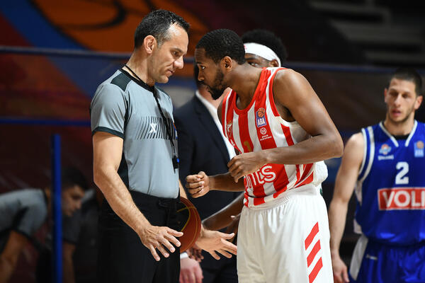 BRUTALNO SAOPŠTENJE ZVEZDE: Košarkom u regionu vlada svojevrsna MAFIJA! Pomenuti i Barović, Bokan...