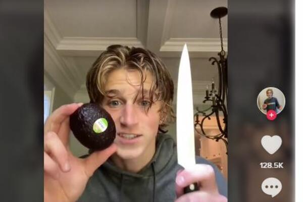 TRIK KOJI ĆE VAS ODUŠEVITI: Bez po muke pomoću njega možete da izvadite košticu iz njega (VIDEO)