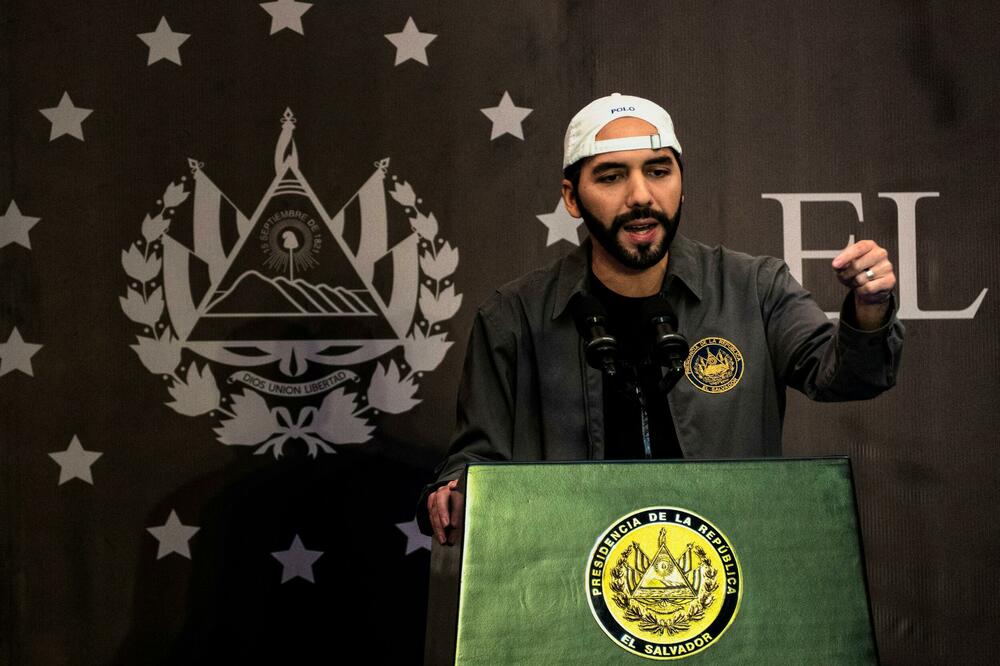 HIPSTER JE PREDSEDNIK SALVADORA: Pustio vojsku u PARLAMENT da puca na OPOZICIJU, a narod ga OBOŽAVA!