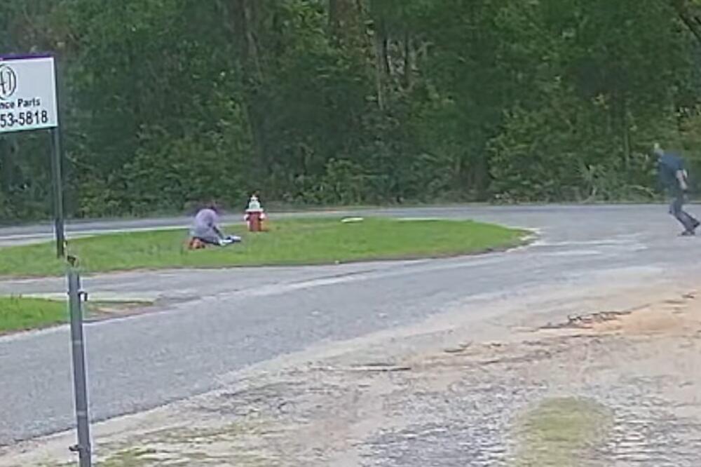 IZBEGLA SIGURNU SMRT! Devojčica (11) se dosetila genijalne ideje i za par sekundi nadmudrila svog OTMIČARA!