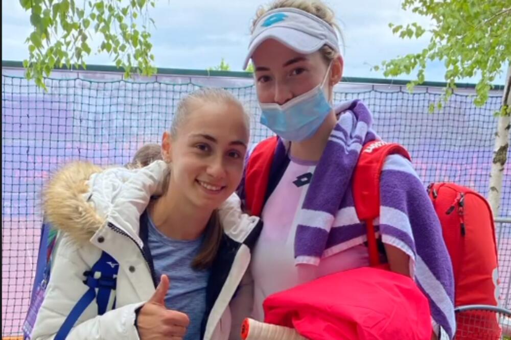 BOLJE IM IDE DUBL: Aleksandra i Nina u osmini finala!
