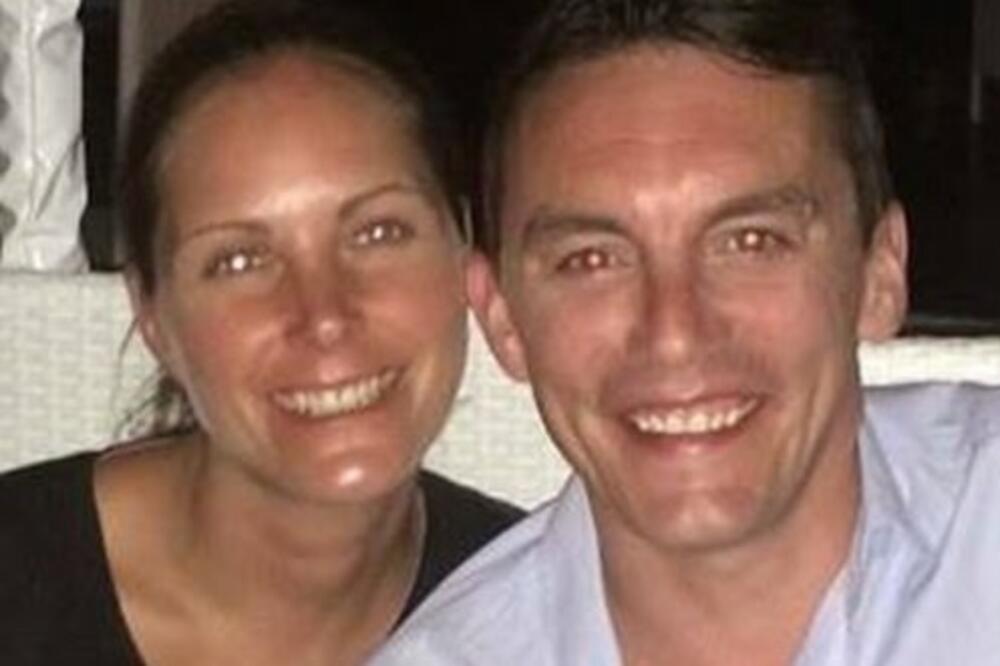 VIDELA 3 SLIKE MUŽA NA FEJSBUKU I NAKON 17 GODINA BRAKA GA JE OSTAVILA: Zbog 1 STVARI će se kajati zauvek!