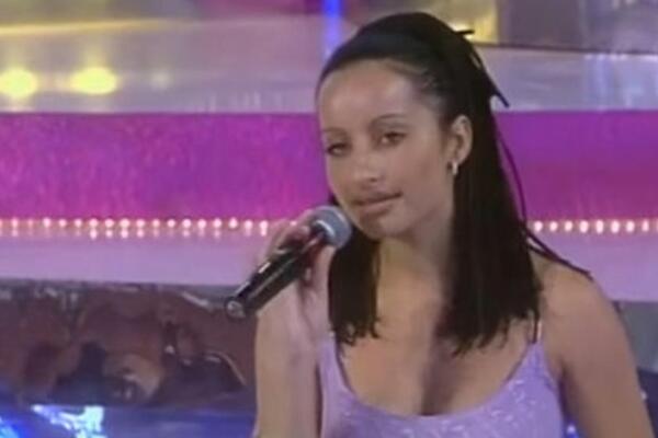 NJENA MAJKA JE KRALJICA NARODNE MUZIKE, A OTAC JOJ JE KOMPOZITOR: Danas je prava BOMBA, neprepoznatljiva!