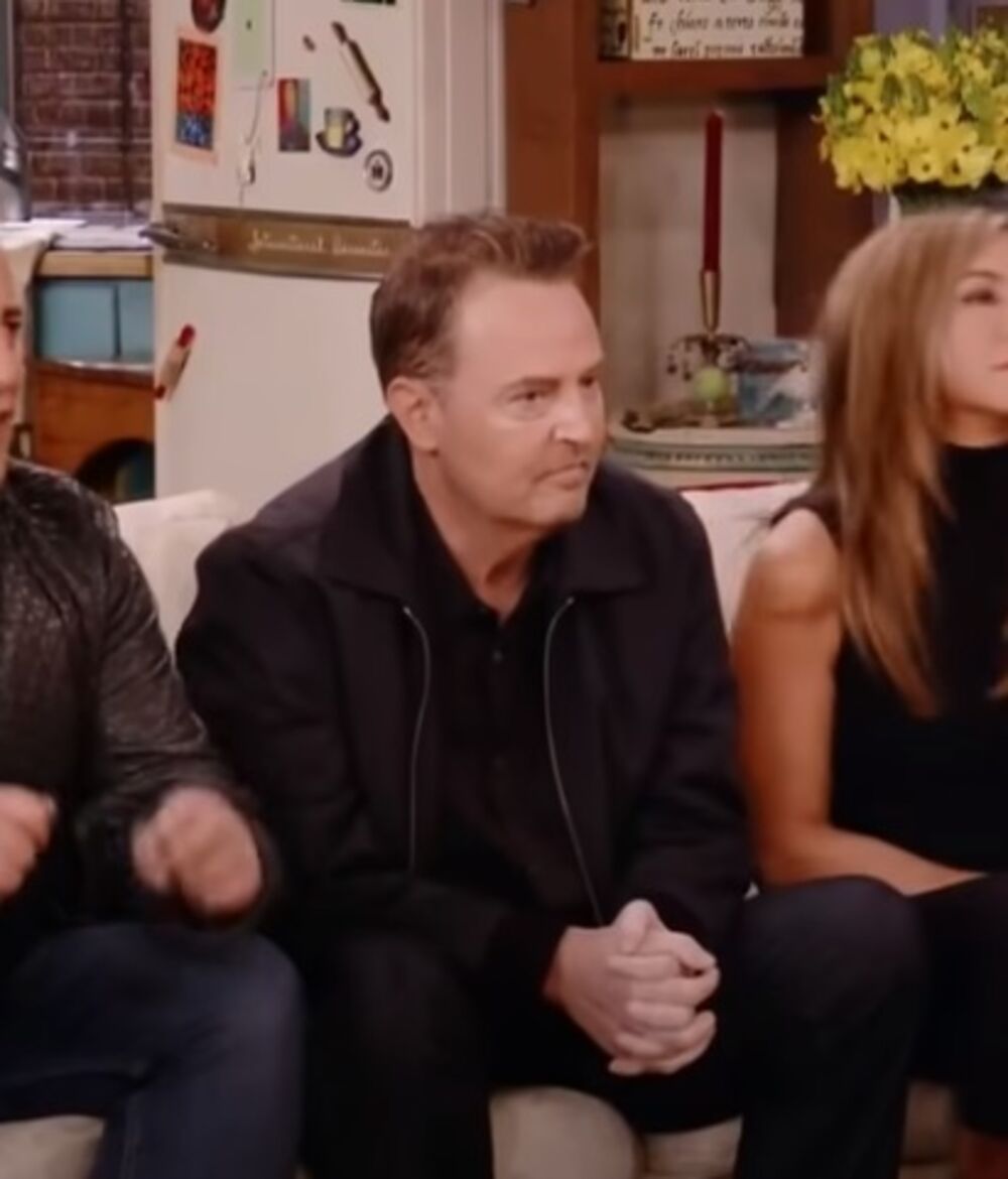 Metju Peri, Prijatelji