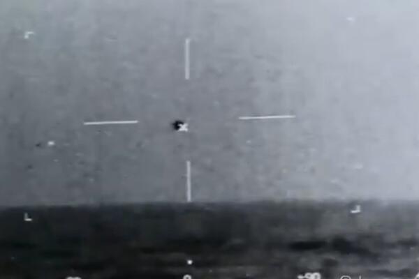 ŠTA ĆE SE DESITI AKO NAS NAPADNU VANZEMALJCI? Amerikanci nikad nisu videli ovako IMPOZANTNO ORUŽJE! (VIDEO)