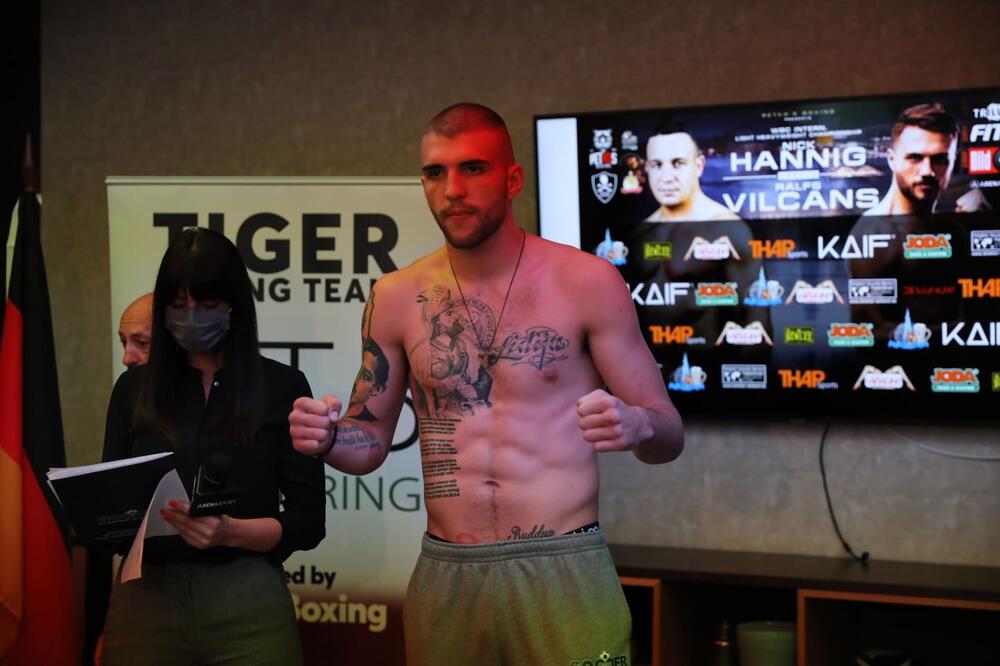 VELJKO STIGAO SILNO MOTIVISAN, ALI O PROTIVNIKU NI TRAGA NI GLASA! Ipak borba će se održati - A MOŽDA DOĐE I CECA