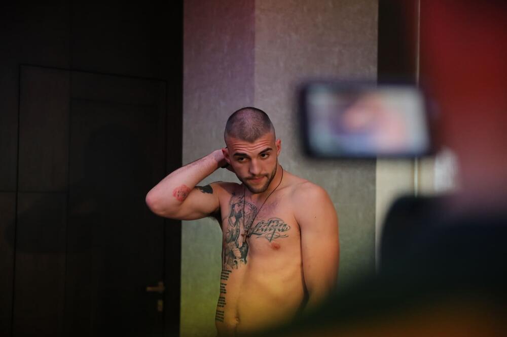 VELJKO RAŽNATOVIĆ NAPUŠTA SRBIJU!