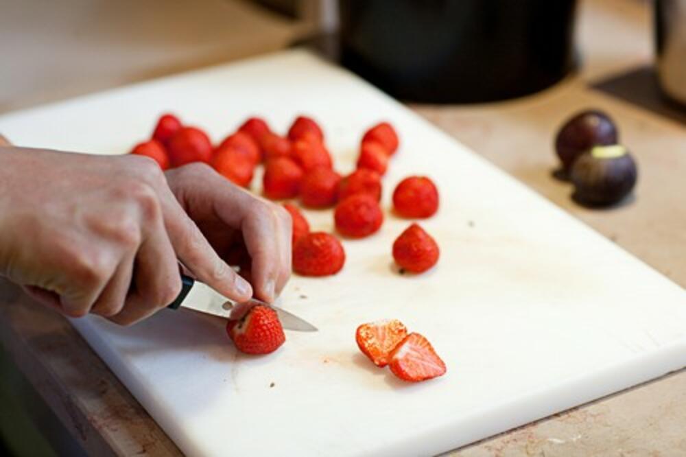 ŠTO JE TOPLIJE VREME, TO JE MANJI APETIT: Evo koje namirnice bi trebalo da jedemo tokom PROLEĆA!