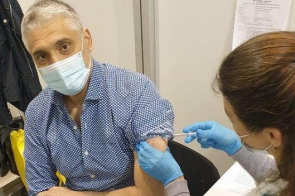 VAKCINISAO SE ČEDA JOVANOVIĆ: Nakon što je primio dozu, poslao je LIČNU PORUKU!