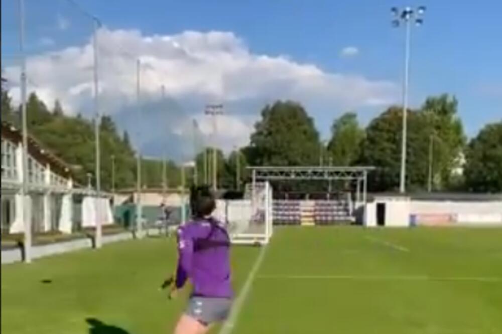 DOSTA, DUŠANE: Vlahović na treningu izveo majstoriju kakvu ne viđate na igrici! (VIDEO)