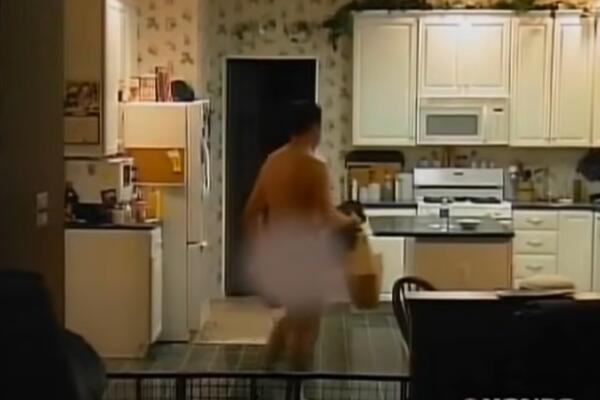 PEDOFIL UŠAO U KUĆU DEČAKA (14) POTPUNO NAG I SPREMAN ZA AKCIJU! Hladan znoj ga oblio kada se okrenuo! (VIDEO)