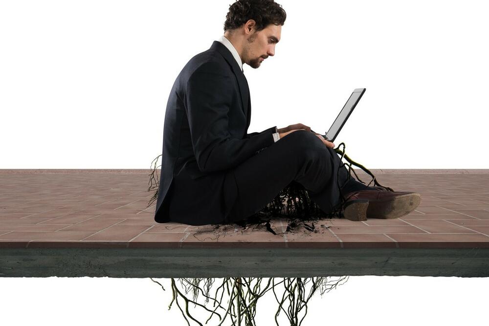 INTERNET ZAVISNOST DOBIJA SVE VEĆE RAZMERE: Proverite da li imate SIMPTOME