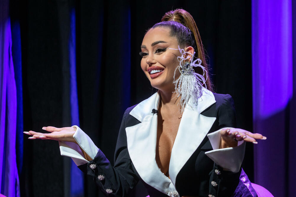 Starleta Ana Korać u Kontra šouu javno obećala da će odraditi SEZONU branja MALINA u IVANJICI: Prva idem!