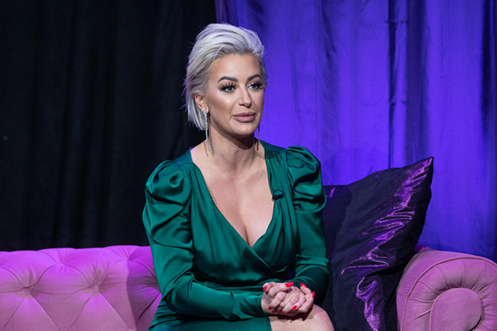 NE SMEŠ DA PADNEŠ U NESVEST! Dušica po prvi put otkrila kako se osećala nakon što joj je auto dignut u vazduh!