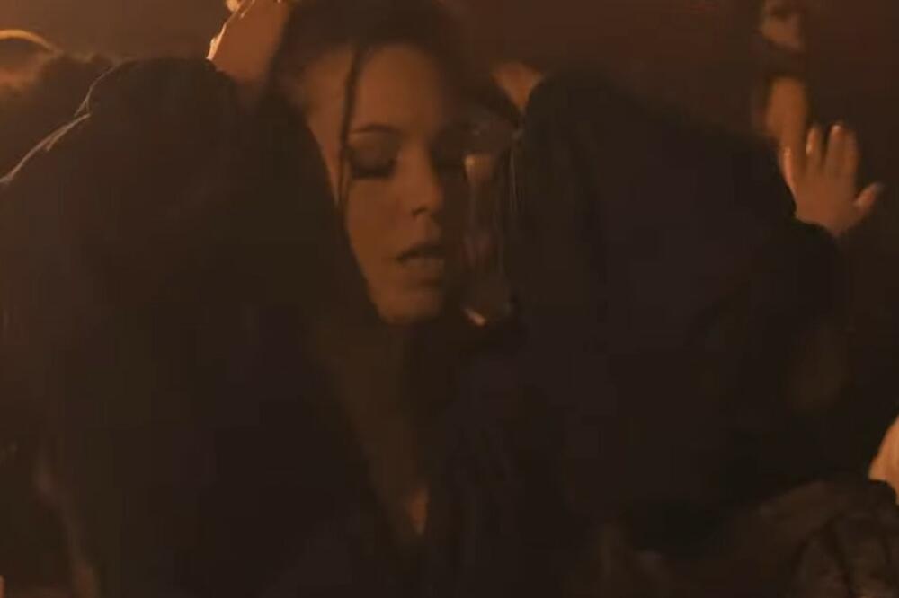 MIMI MERCEDEZ TOTALNO PODIVLJALA: Kojot joj POMOGAO da NAPRAVI HAOS! Sve pršti od GOLIH ženskih TELA! (VIDEO)