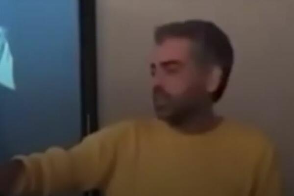 STRAVA I UŽAS: Ubijen poznati REDITELJ, OTAC I MAJKA su ga MASAKRIRALI zato što nije bio OŽENJEN!