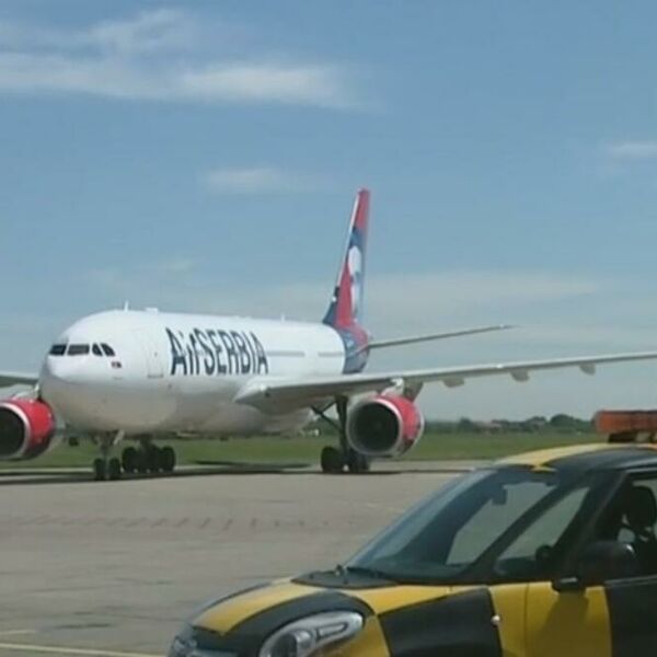 JOŠ 266.000 DOZA SINOFARM VAKCINA STIGLO U SRBIJU: Dočekali su ih Lončar i Čen Bo (VIDEO)