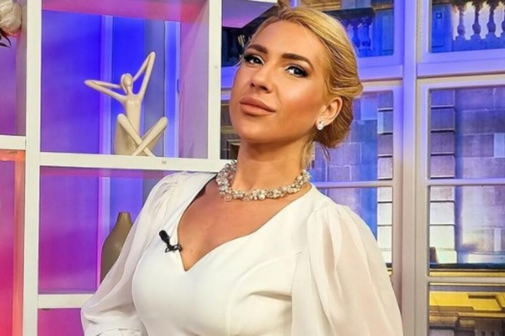 HIT! JOVANA JEREMIĆ PONOVO POKAZALA DIPLOMU PRAVNOG FAKULTETA PA PORUČILA: Mahaću do SMRTI i oni bi da IMAJU ČIME!