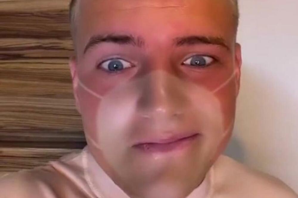 ČOVEK ZASPAO SA MASKOM NA LICU: Pogledajte samo NA ŠTA LIČI! Usput je IZNERVIRAO JAVNOST! (VIDEO)