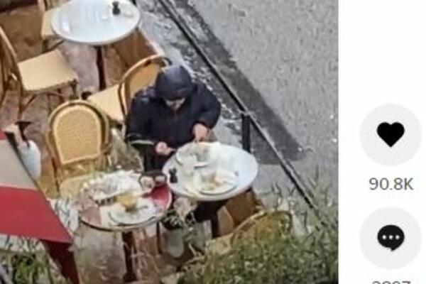 Ni PLJUŠČINA ga nije odvratila od želje da posle PANDEMIJE ruča u restoranu: Pogledajte samo šta lik JEDE! (VIDEO)