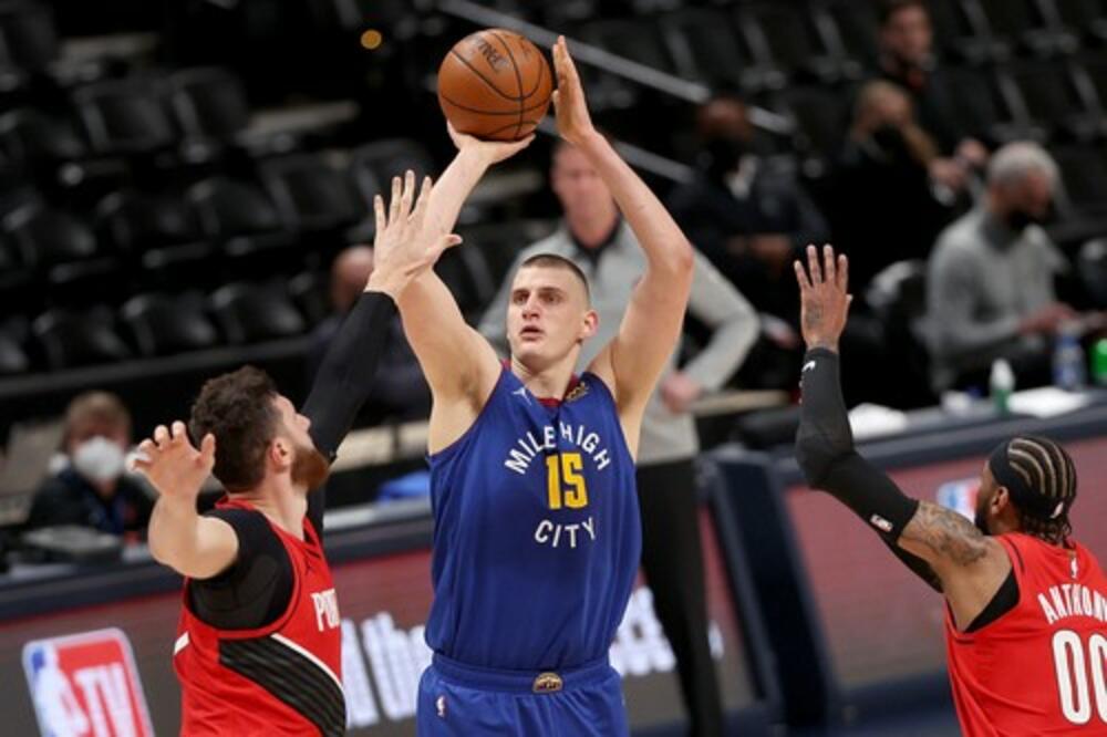 NIJE DOBRO! Fantastični Jokić nije bio dovoljan, Denver se RASPAO u poslednjoj četvrtini, Portland vodi 1:0 (VIDEO)