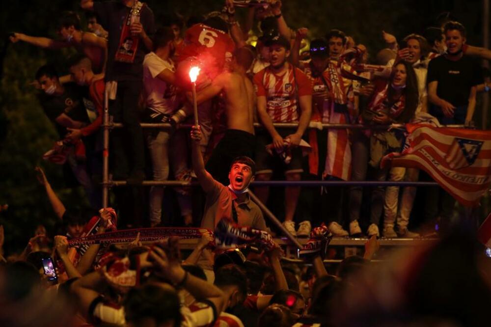 ATLETIKO MADRID JAVIO UŽASNE VESTI POSLE POBEDE! Srušio se i preminuo na stadionu! (FOTO)