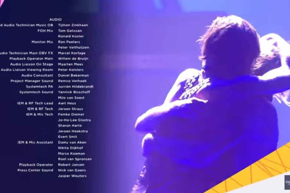 GEJ POLJUBAC NA SCENI POBEDNIKA EVROVIZIJE! Detalj koji je mnogima PROMAKAO: Prišao je silovito i NAPRAVIO SKANDAL!