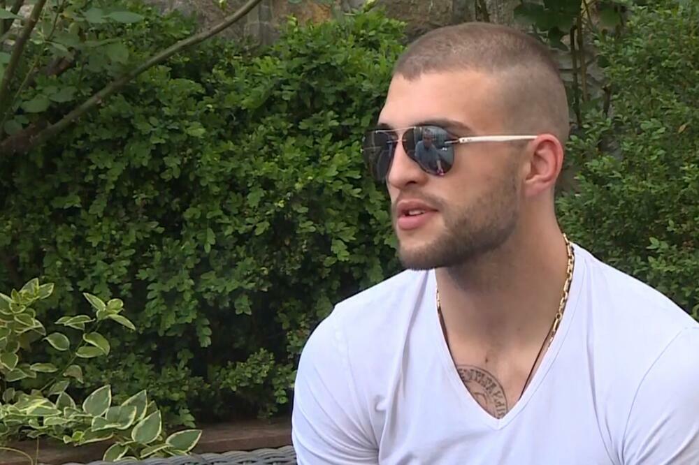 OVA ŽENA FUDBALERA JE BIVŠA DEVOJKA VELJKA RAŽNATOVIĆA:Pod njima je TLO PUCALO,a onda se desio RASKID!