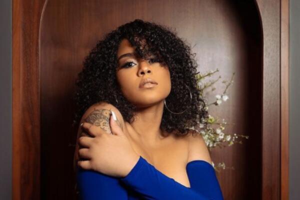 LJUDI MI GOVORE DA ODSEČEM SEBI LEVU NOGU! Lepotica trpi UŽASAN TEROR na društvenim mrežama (FOTO)