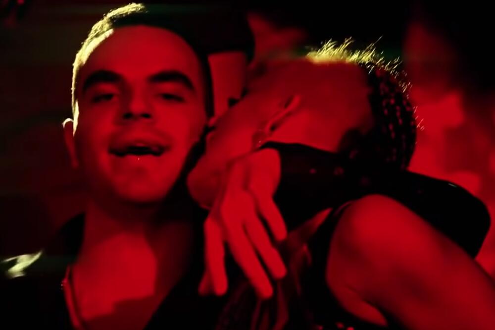 SA KOLEGOM HARAO SCENOM, A SADA SE GODINAMA NAGAĐA DA LI SU U SVAĐI: Ne želi više da ČUTI, stavio je TAČKU NA SVE