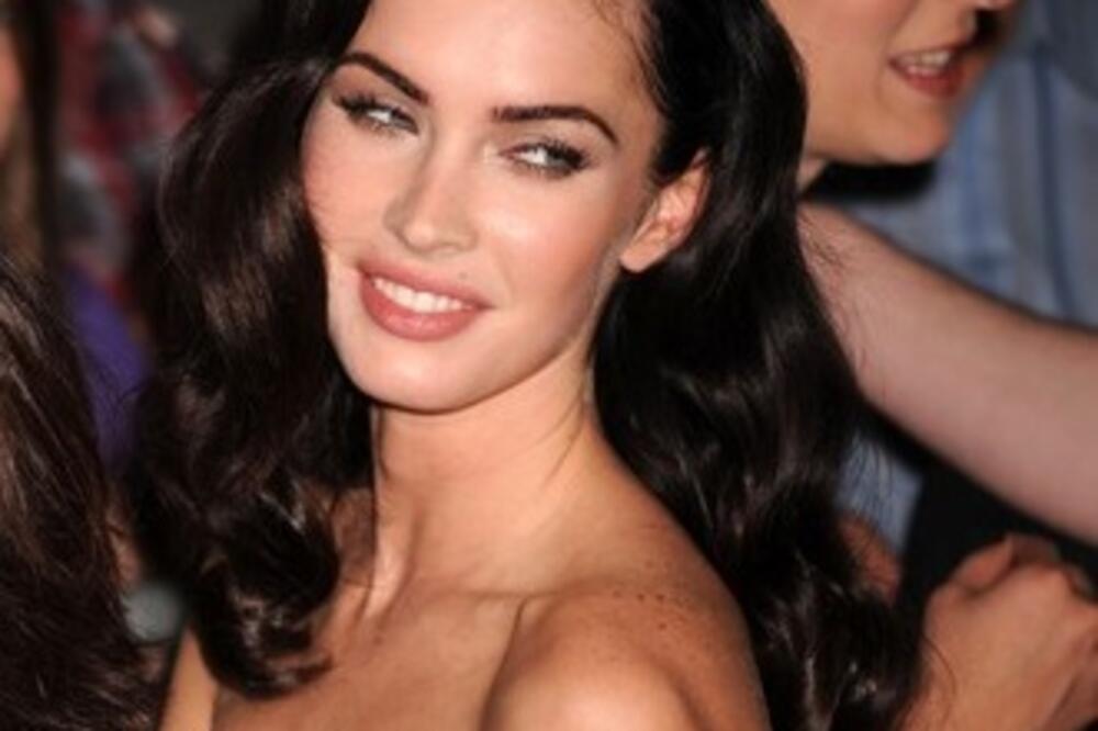 MEGAN FOKS OTVORILA DUŠU I ZALEDILA JAVNOST TUŽNOM PRIČOM: Neprestano PLAČE zbog svoje dece!