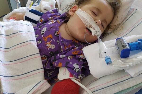 MALA LANA JE INTUBIRANA, PLAČ JOJ SE NE ČUJE OD CREVA KOJE JE U PLUĆIMA: Njena majka ima SAMO JEDNU MOLBU