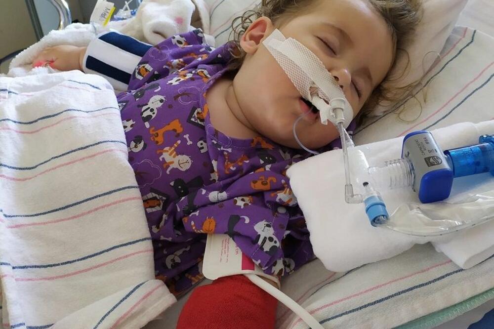 MALA LANA JE INTUBIRANA, PLAČ JOJ SE NE ČUJE OD CREVA KOJE JE U PLUĆIMA: Njena majka ima SAMO JEDNU MOLBU