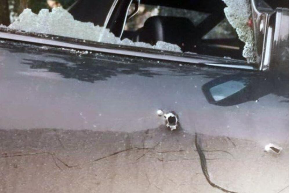 FOTOGRAFIJA IZREŠETANIH KOLA DEVEDESETIH: Ubijeni NEDUŽNI MOMCI, meta je bio ČAČANSKI ŽESTOK MOMAK (FOTO)