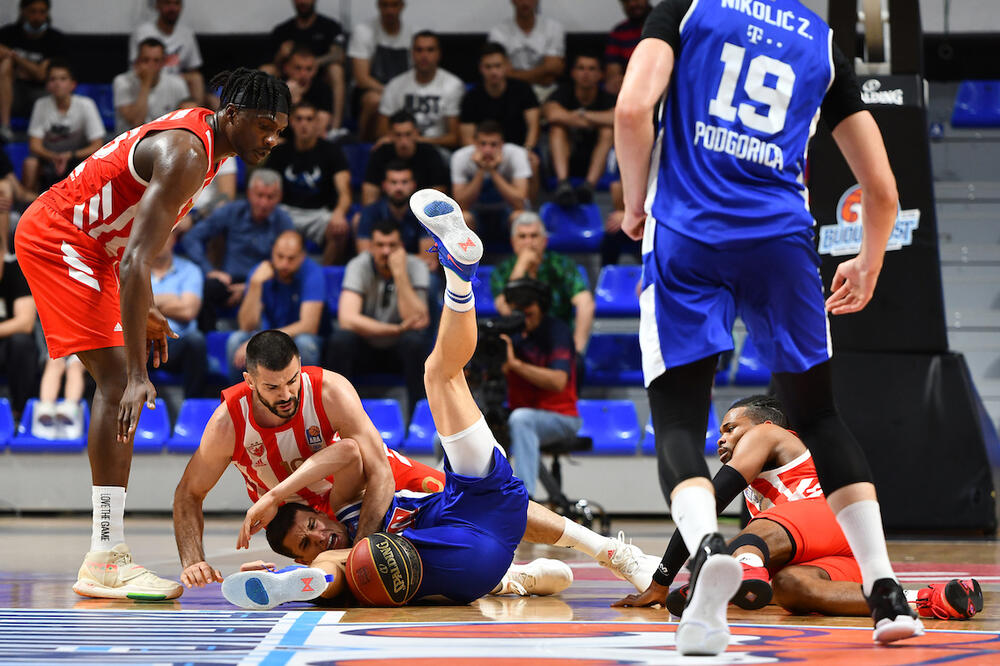 NEVIĐENA KRAĐA U PODGORICI: Ispade da je Zvezda brutalni kasapin, a Budućnost naivno dete - BRUKA IDE DO EVROLIGE!