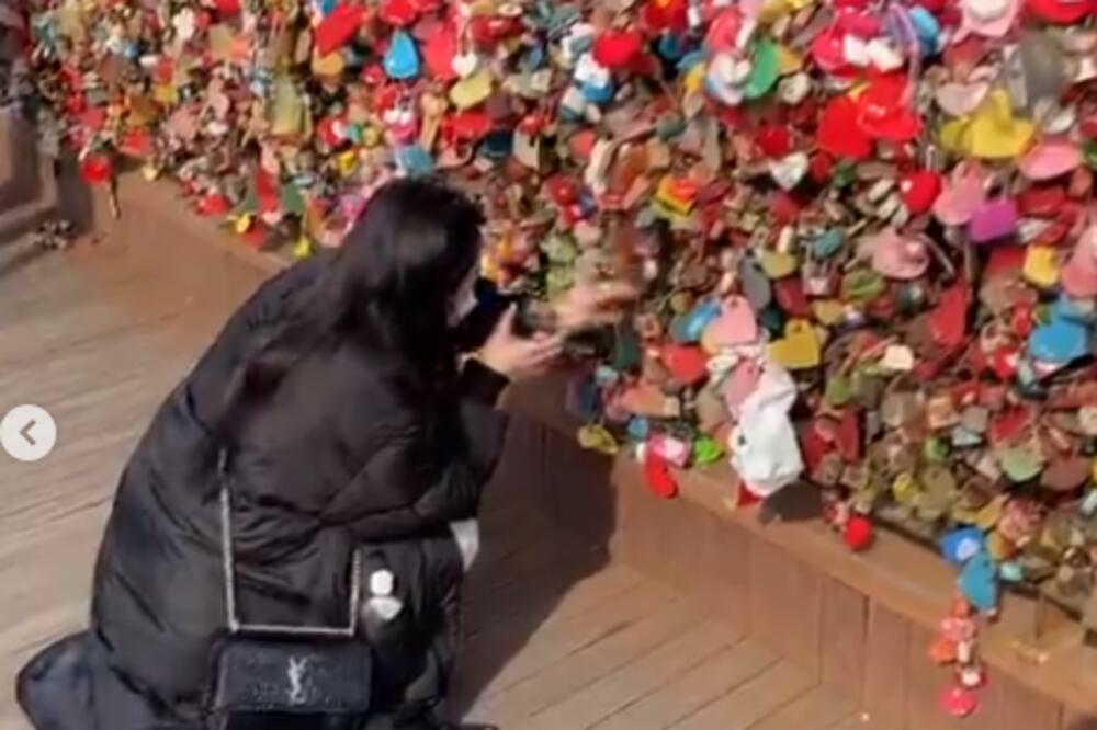 "NISAM MOGLA DA SPAVAM"! PREŠLA 9.000 KILOMETARA DA BI URADILA JEDNU STVAR: Čak je i klešta kupila (VIDEO)