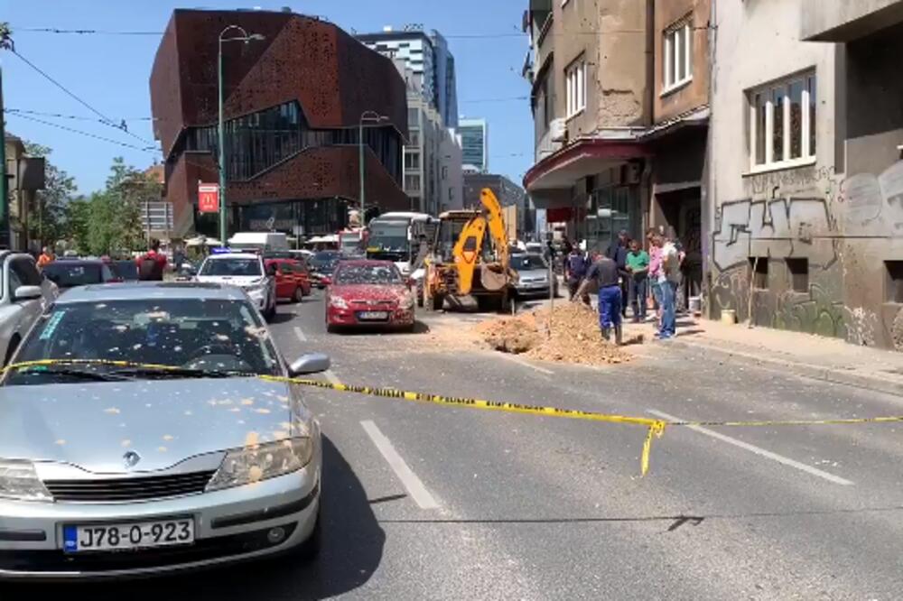 U CENTRU SARAJEVA EKSPLODIRALE TRI PLINSKE CEVI: Saobraćaj u kolapsu! (VIDEO)