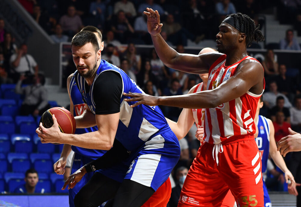 Zoran Nikolić u dresu podgoričke Budućnosti protiv Crvene zvezde