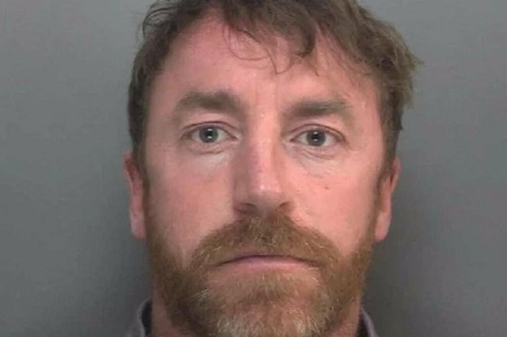 KOBNA GREŠKA! DILER DROGE OBJAVIO SLIKU POPULARNOG SIRA PA OPASNO ZAŽALIO: Ispaštaće celog života zbog toga (FOTO)